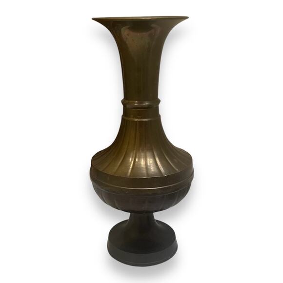 VTG 70s solid brass 9" tall vase - Picture 1 of 8